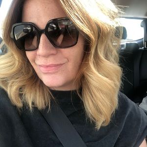 Meet your Posher, Angeline